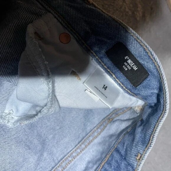 Express Denim‎ Shorts Womens 14 Mid Rise Rigid Jean Shorts 4" Inseam Raw Hem - Picture 7 of 8